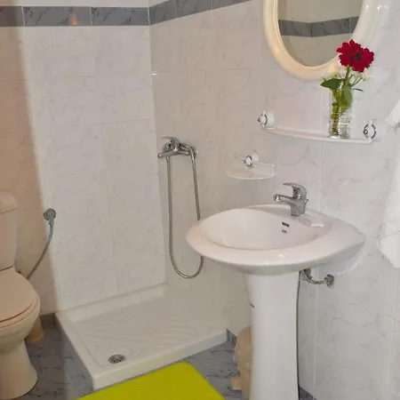With Adult And Childrens Pool And Sea View - דירה פלקאס