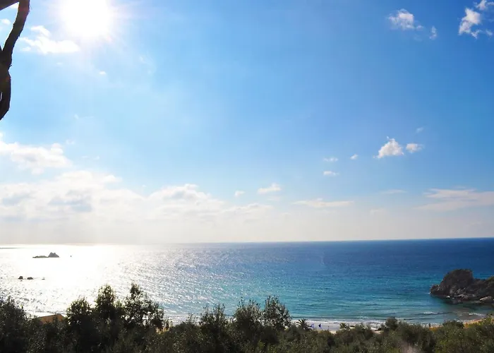 With Adult And Childrens Pool And Sea View - Apartament Pelekas