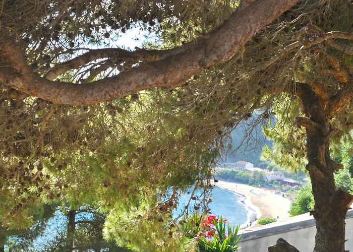 With Adult And Childrens Pool And Sea View - Apartament *