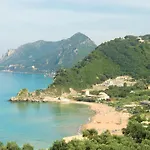 With Adult And Childrens Pool And Sea View - Appartamento