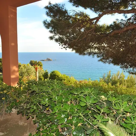 With Adult And Childrens Pool And Sea View - Appartamento *